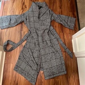 Women’s Peacoat size small never worn!